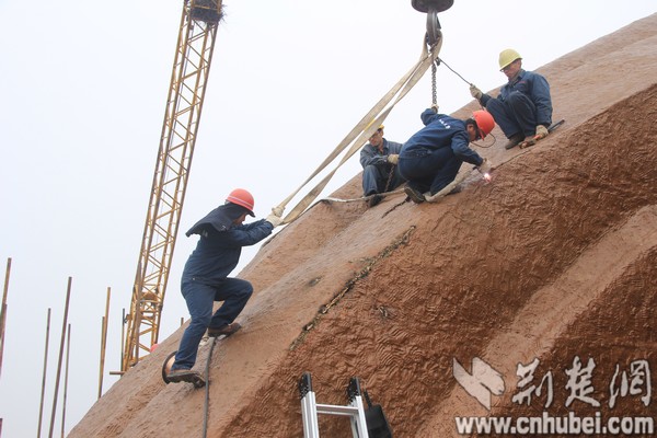 現(xiàn)全球最大關(guān)公青銅雕像，目測(cè)宇達(dá)施工（圖）