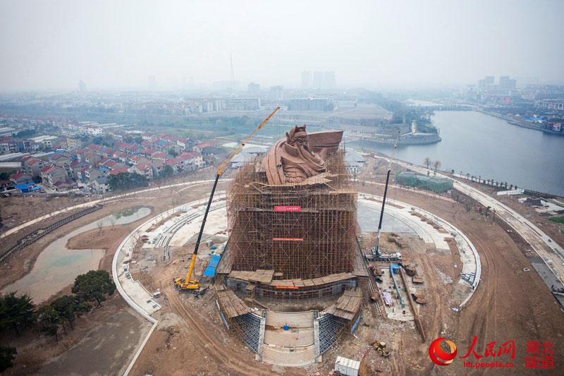 現(xiàn)全球最大關(guān)公青銅雕像，目測(cè)宇達(dá)施工（圖）