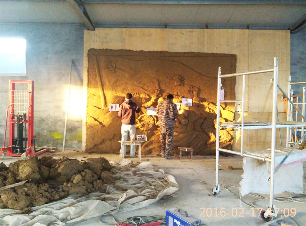 工程公告：消防題材玻璃鋼浮雕泥塑即將完工。