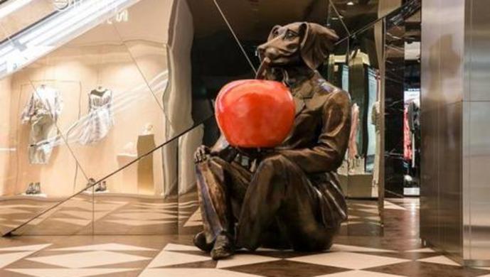 美華埠“狗人”雕塑涉辱華？華社將開會討論其去向