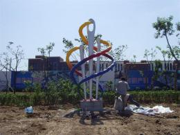 hj1718 不銹鋼雕塑-針線之魅_青島國際服裝城不銹鋼雕塑、石雕、玻璃鋼雕塑_濱州宏景雕塑有限公司