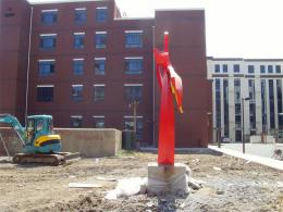 hj1723 不銹鋼雕塑—凌空之剪_青島國(guó)際服裝城不銹鋼雕塑、石雕、玻璃鋼雕塑_濱州宏景雕塑有限公司