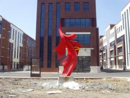 hj1724 不銹鋼雕塑—凌空之剪_青島國(guó)際服裝城不銹鋼雕塑、石雕、玻璃鋼雕塑_濱州宏景雕塑有限公司