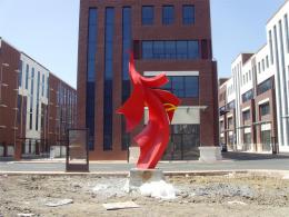 hj1725 不銹鋼雕塑—凌空之剪_青島國(guó)際服裝城不銹鋼雕塑、石雕、玻璃鋼雕塑_濱州宏景雕塑有限公司